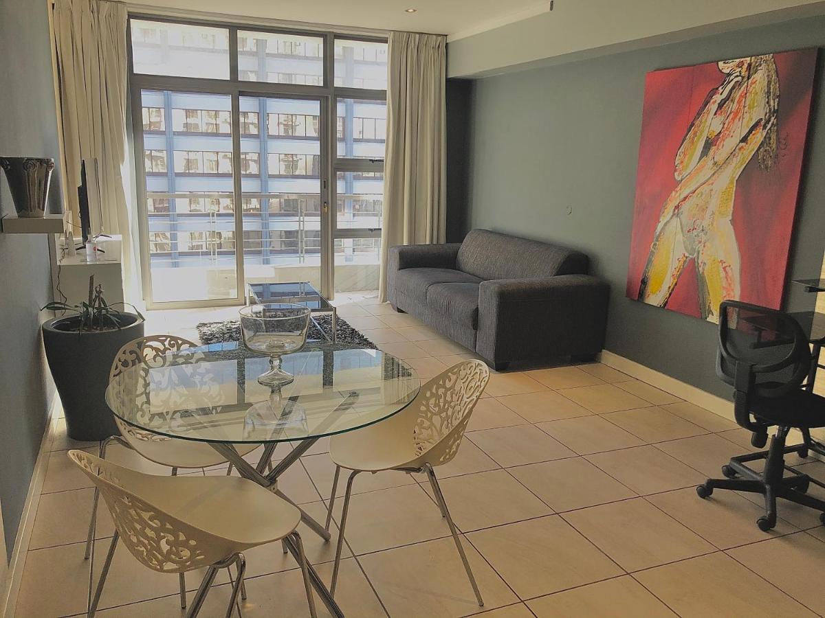 Icon Self Catering Apartment In Cape Town Near Waterfront And Cticc Exterior photo